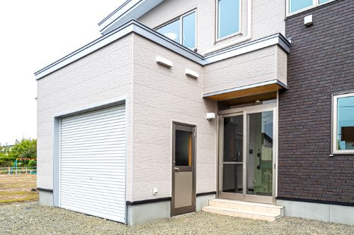 ガレージのある家